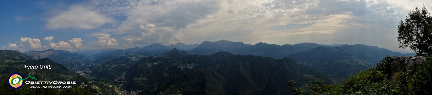 67 Panoramica dal Monte Zucco .jpg